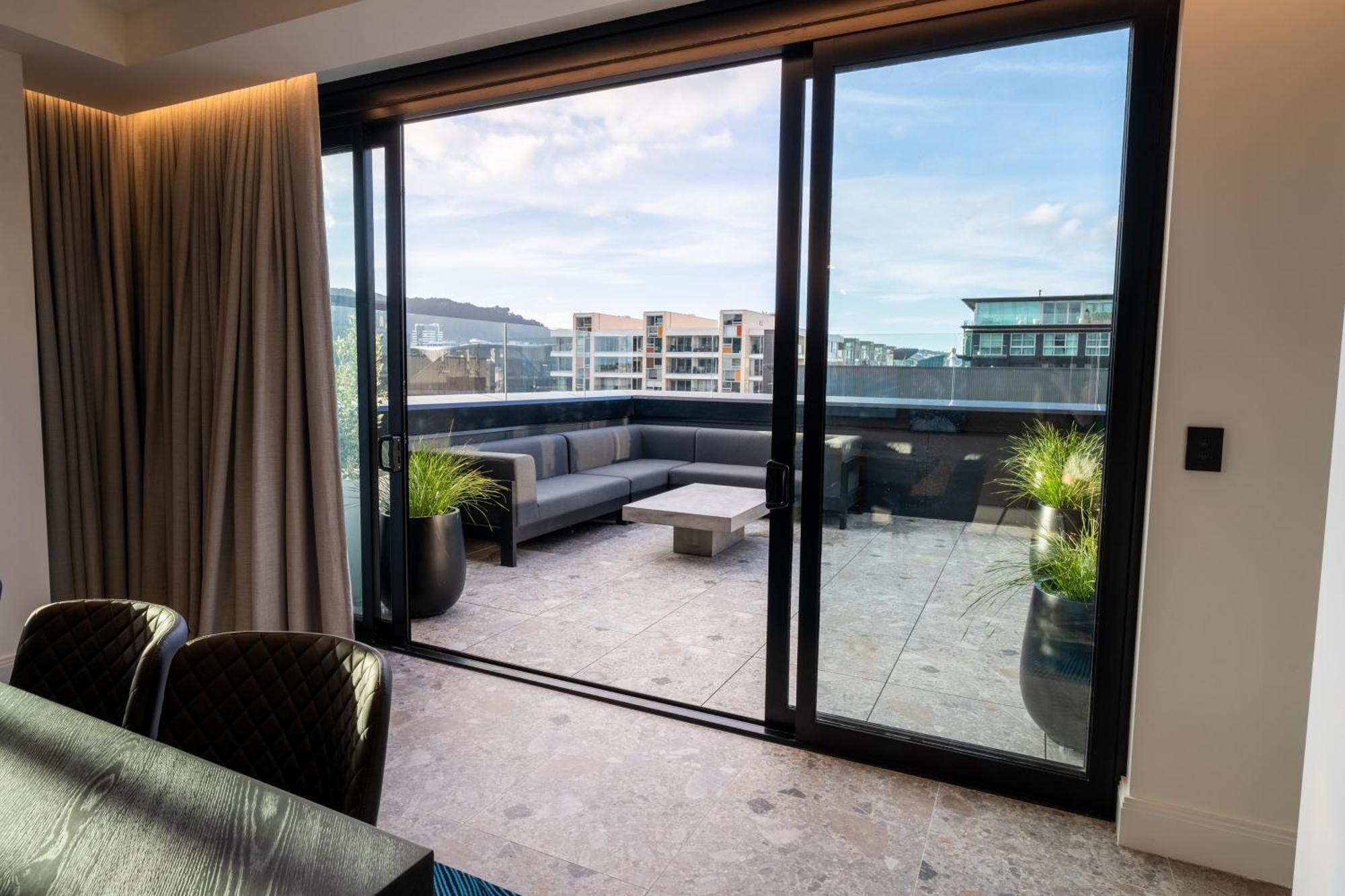 Отель Tryp By Wyndham Wellington, Tory Street Экстерьер фото